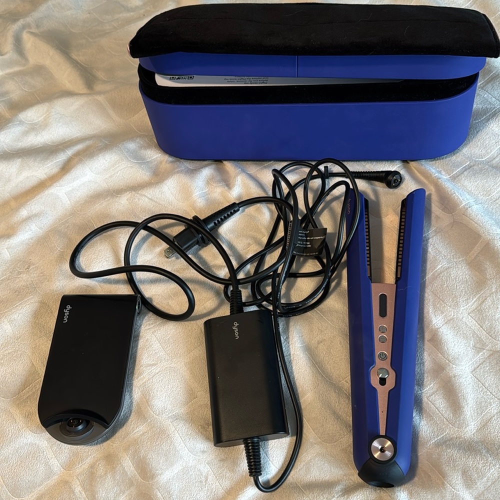 ✨Dyson Prussian Blue and Gold Hair Straightener✨